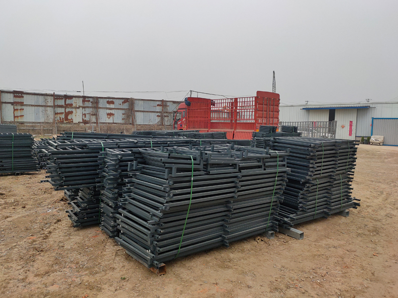 金用護欄2022年3月15日鋅鋼護窗欄桿裝車發(fā)貨！