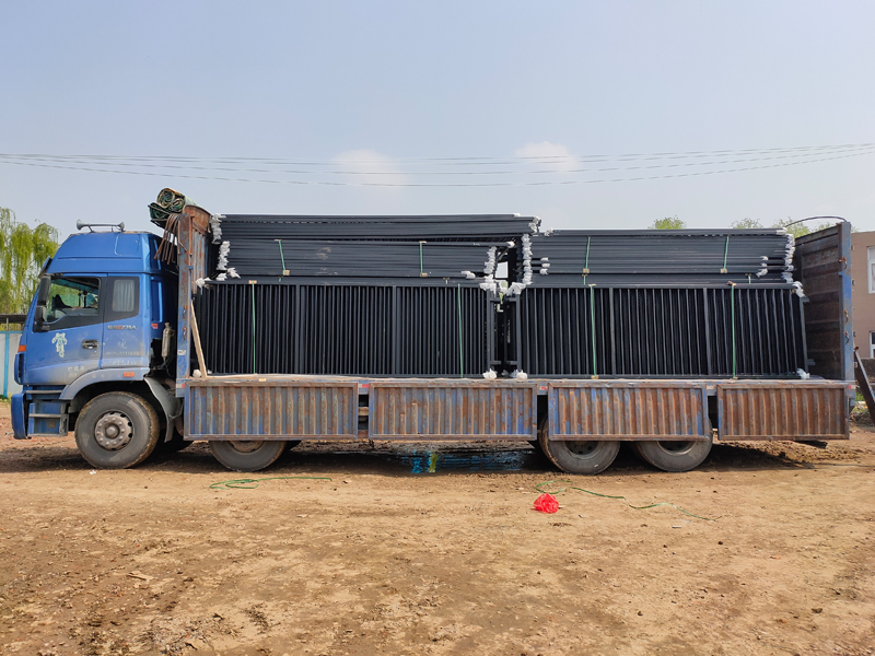 金用護(hù)欄2022年3月28日鋅鋼圍墻護(hù)欄裝車發(fā)貨！