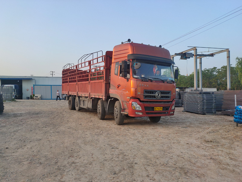 金用護欄2022年4月26日鋅鋼護窗欄桿裝車發(fā)貨！