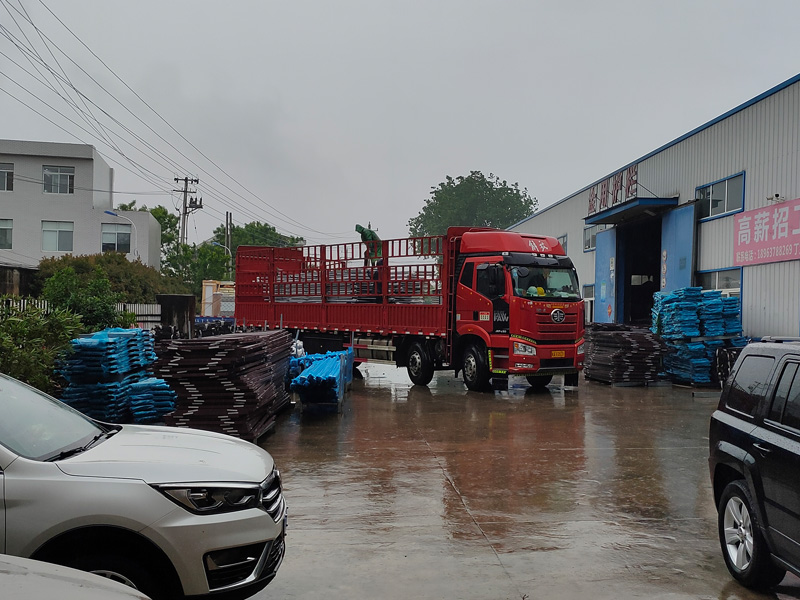 金用護欄2022年5月7日鋅鋼組裝欄桿裝車發(fā)貨！