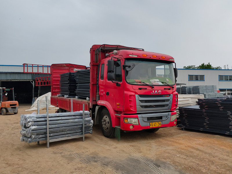 金用護欄2022年5月17日鋅鋼飄窗欄桿裝車發(fā)貨！