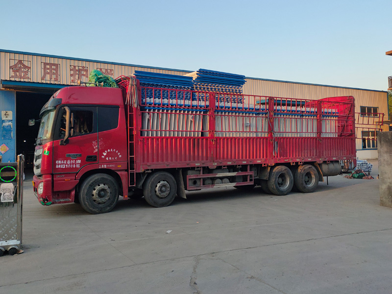 金用護(hù)欄2022年6月20日鋅鋼圍墻護(hù)欄裝車發(fā)貨！