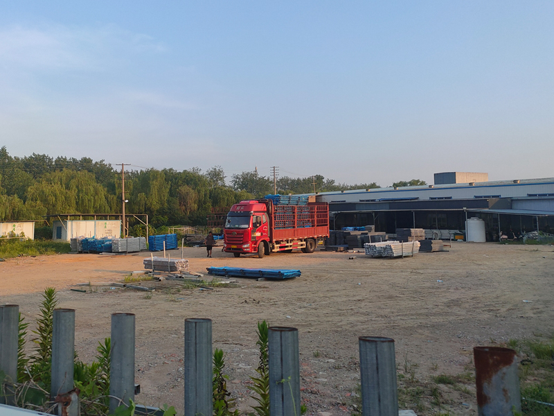 金用護(hù)欄2022年8月3日鋅鋼陽(yáng)臺(tái)護(hù)欄裝車(chē)發(fā)貨！