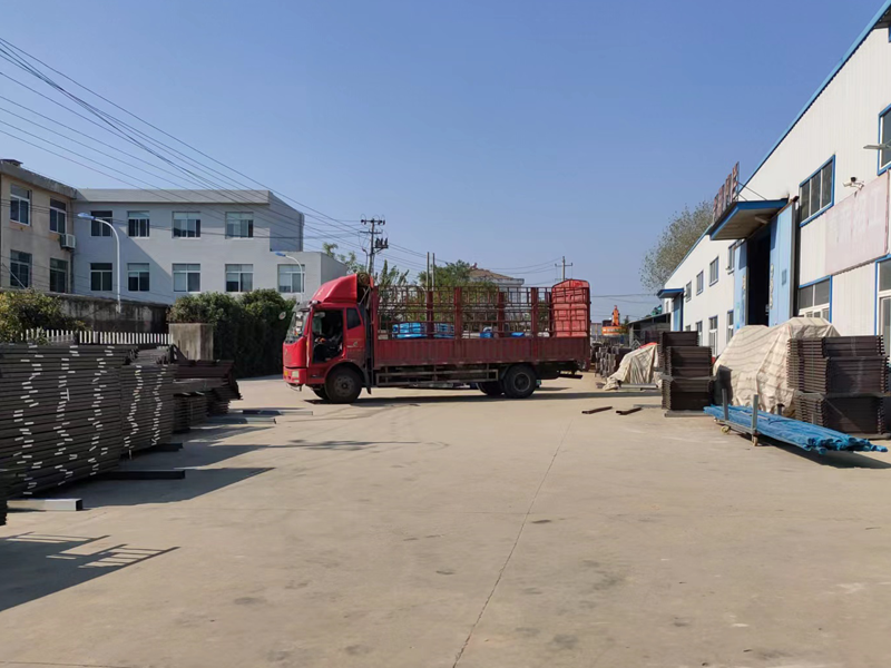 金用護(hù)欄2022年11月5日鋅鋼百葉窗裝車(chē)發(fā)貨！