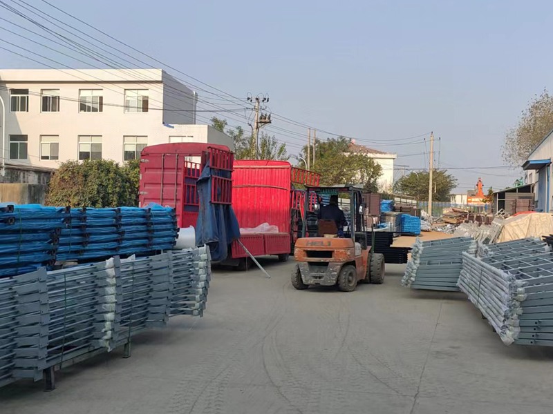 金用護(hù)欄2022年11月14日鋅鋼護(hù)窗欄桿裝車(chē)發(fā)貨！