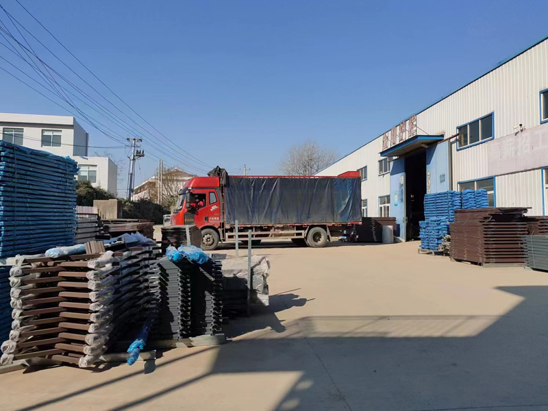 金用護(hù)欄2022年12月23日鋅鋼飄窗護(hù)欄裝車發(fā)貨！