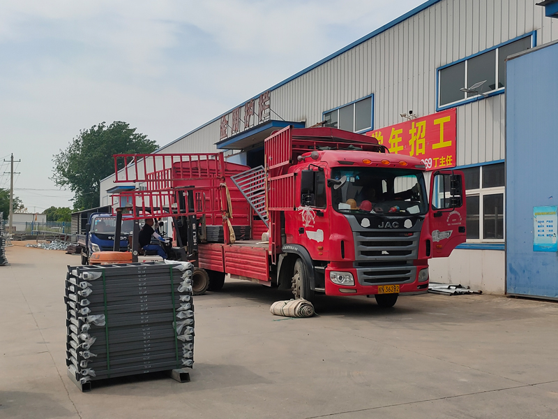 金用護欄2023年5月13日鋅鋼百葉窗裝車發(fā)貨！