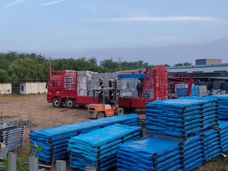 2023年5月22日鋅鋼陽臺欄桿裝車發(fā)貨！