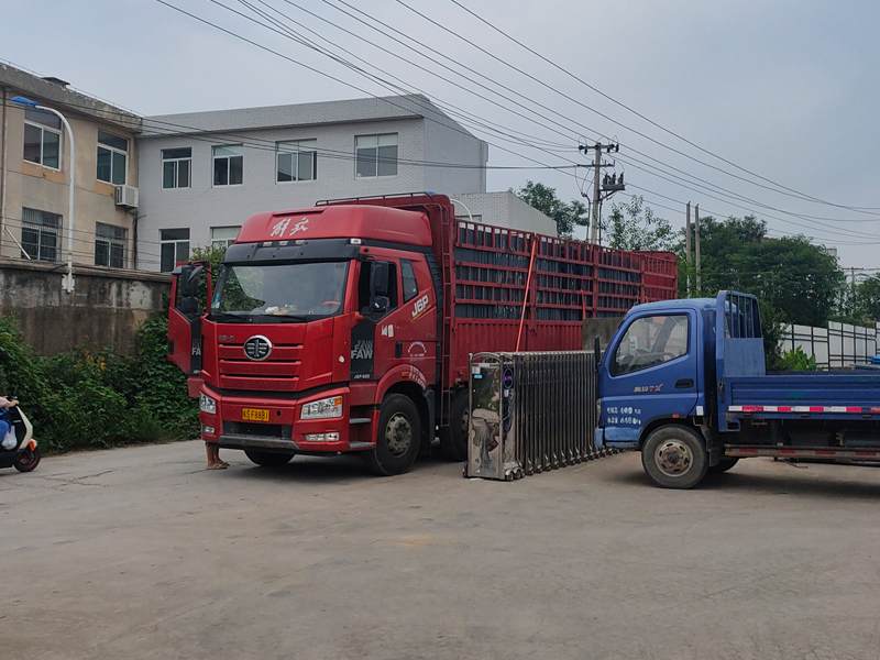 2023年6月21日鋁合金百葉窗裝車發(fā)貨！