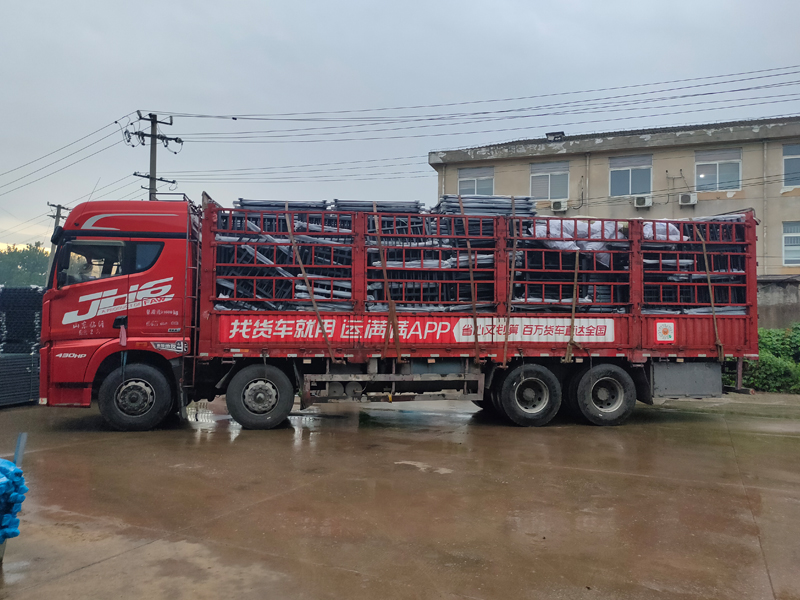 2023年7月27日飄窗欄桿裝車發(fā)貨！