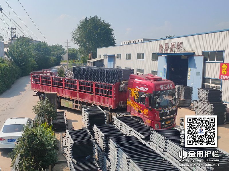 2023年8月21日鋅鋼圍墻護欄裝車發(fā)貨！