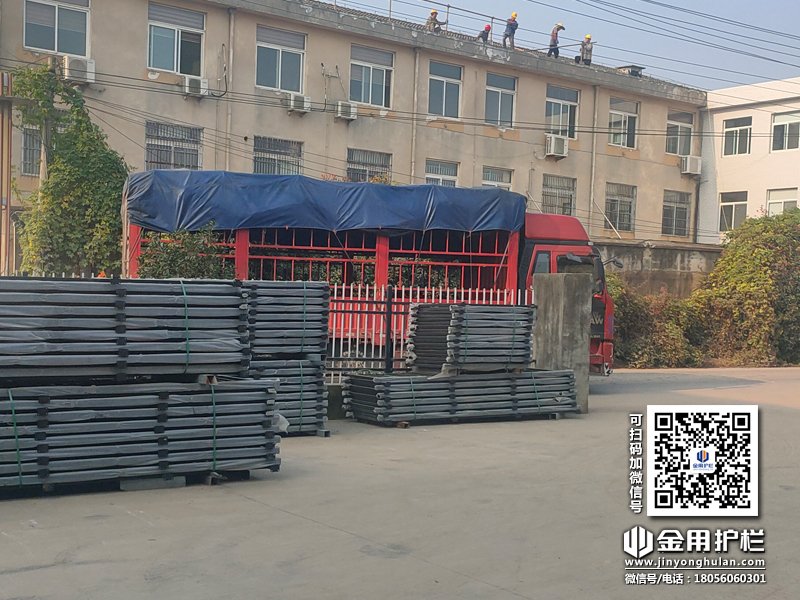 2023年10月19日鋅鋼百葉窗裝車發(fā)貨！