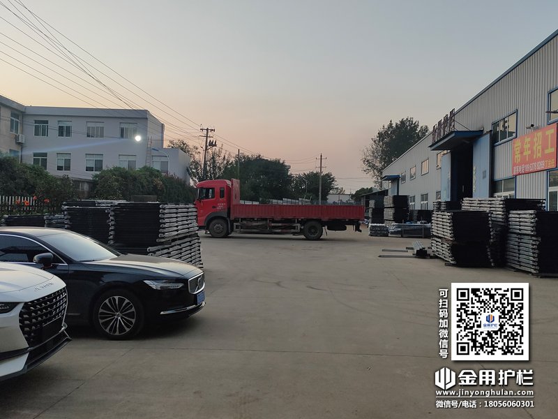 2023年10月20日鋅鋼圍墻護欄裝車發(fā)貨！