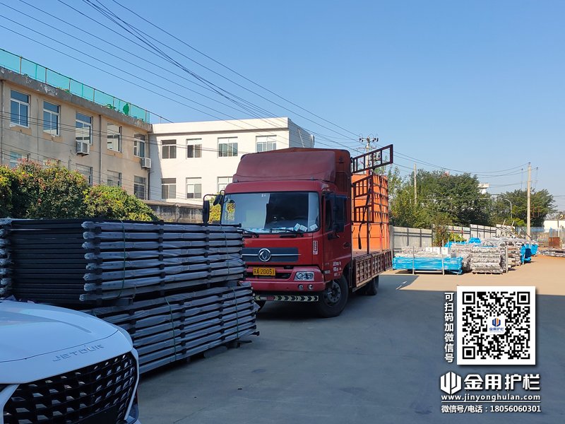 2023年10月23日鋅鋼百葉窗裝車發(fā)貨！