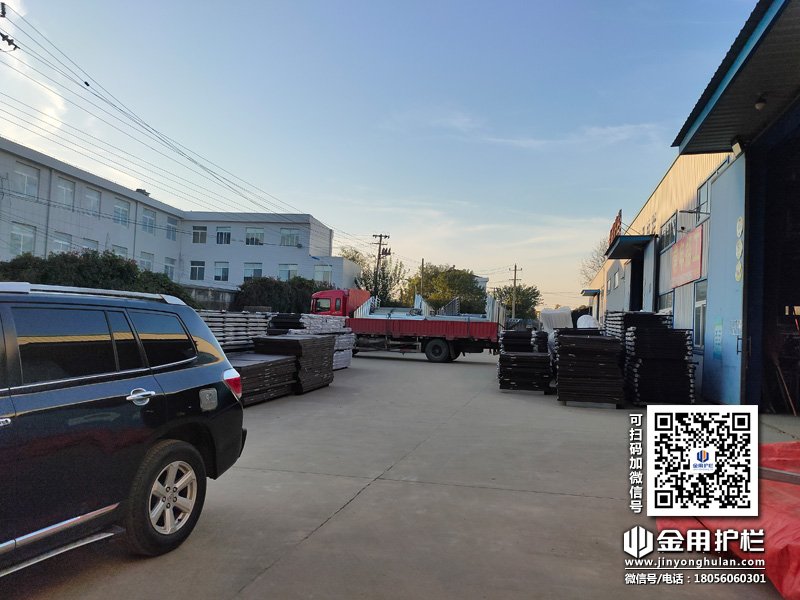 2023年11月18日鋅鋼護窗欄桿裝車發(fā)貨！