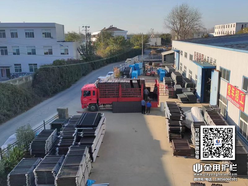 2023年11月23日鋅鋼百葉窗裝車發(fā)貨！