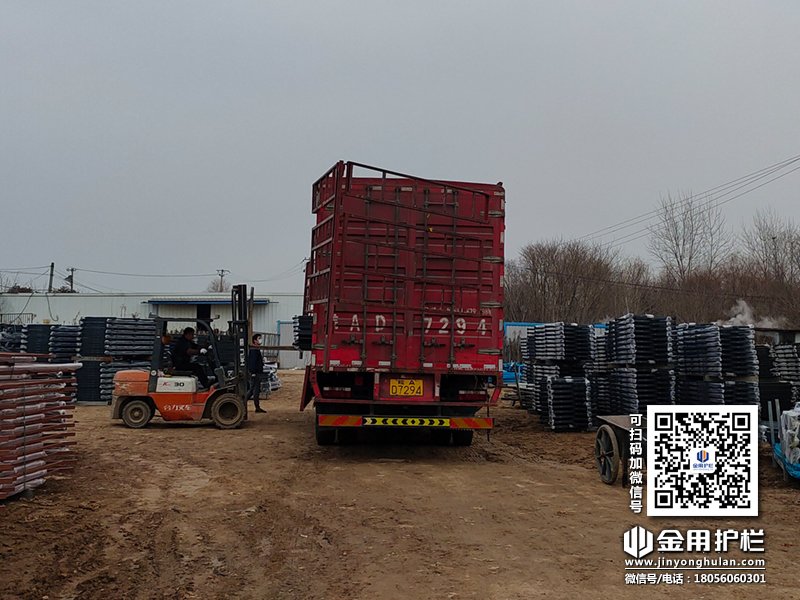 2024年1月8日鋅鋼樓梯欄桿裝車發(fā)貨！