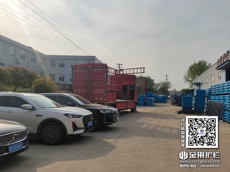 2024年4月11日鋅鋼百葉窗裝車發(fā)貨！