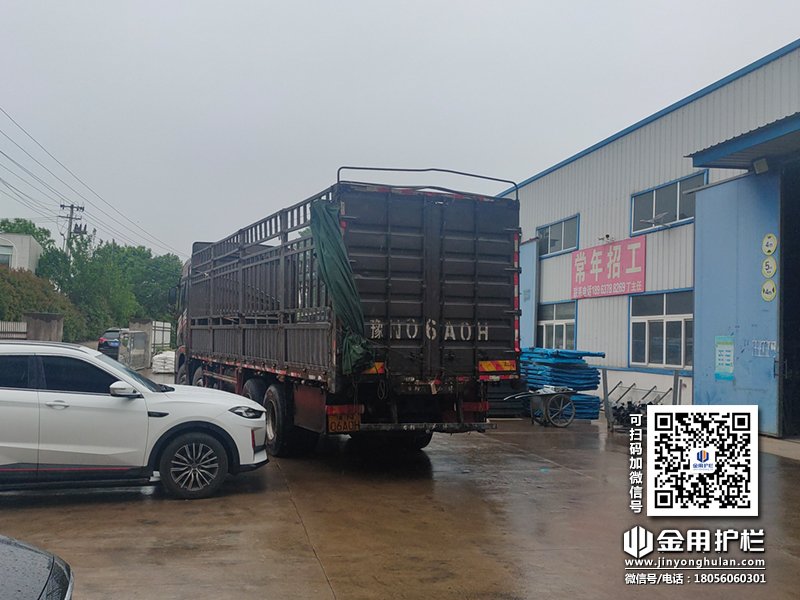 2024年4月30日鋅鋼百葉窗裝車發(fā)貨！