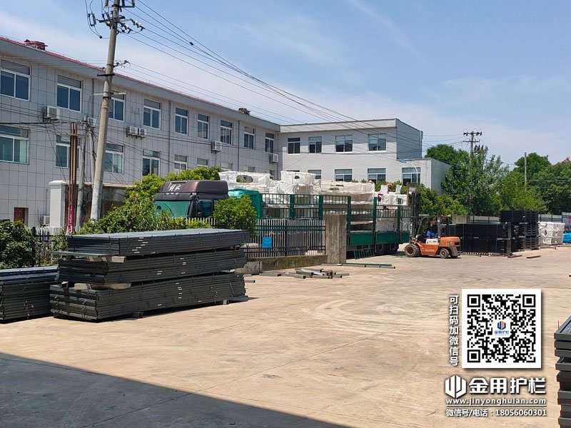 2024年5月28日鋅鋼飄窗欄桿裝車發(fā)貨！