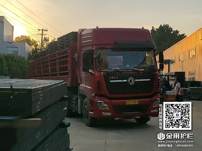 2024年5月29日鋅鋼百葉窗裝車發(fā)貨！