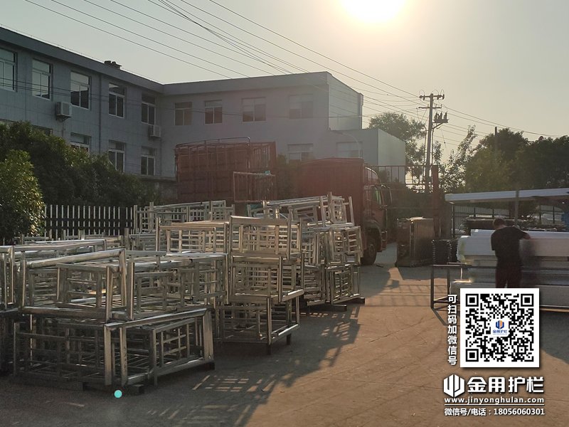 2024年6月13日鋅鋼百葉窗裝車(chē)發(fā)貨！