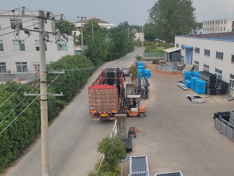 2024年8月7日鋅鋼圍墻護欄裝車發(fā)貨！