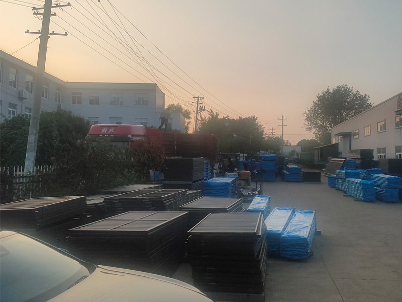 2024年9月14日鋅鋼陽(yáng)臺(tái)護(hù)欄裝車(chē)發(fā)貨！