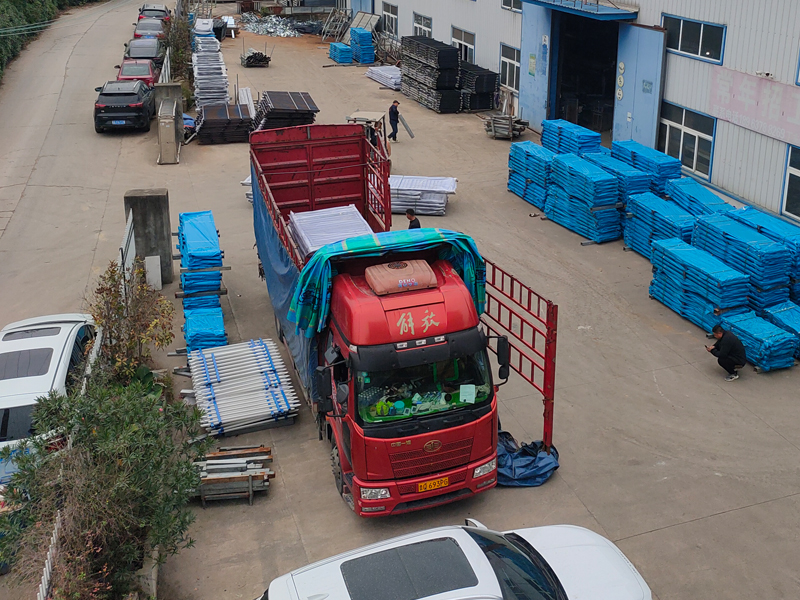 2024年11月19日鋅鋼圍墻護(hù)欄裝車發(fā)貨！