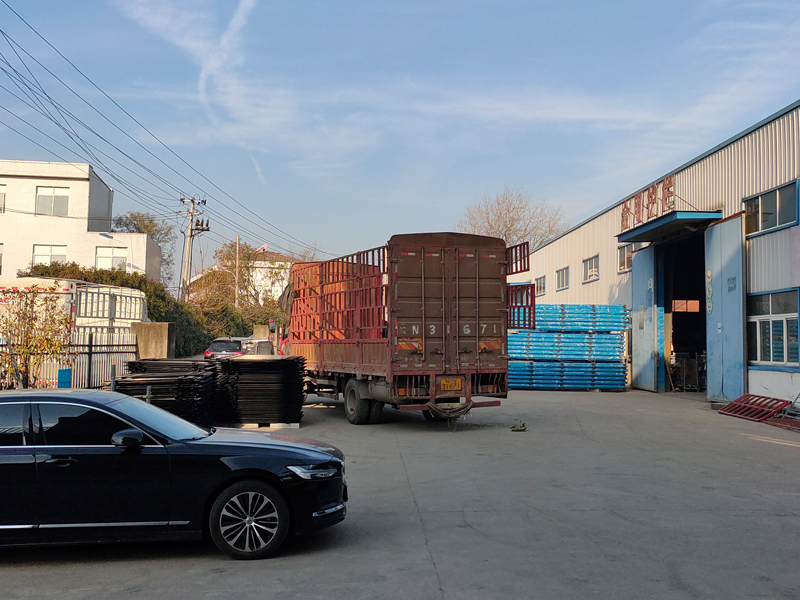 2024年12月19日鋅鋼飄窗欄桿裝車(chē)發(fā)貨！