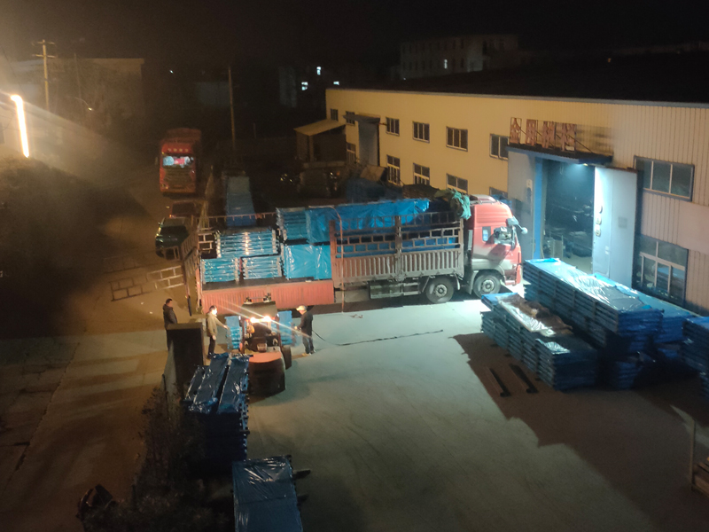 2024年12月24日鋅鋼陽臺護(hù)欄裝車發(fā)貨！