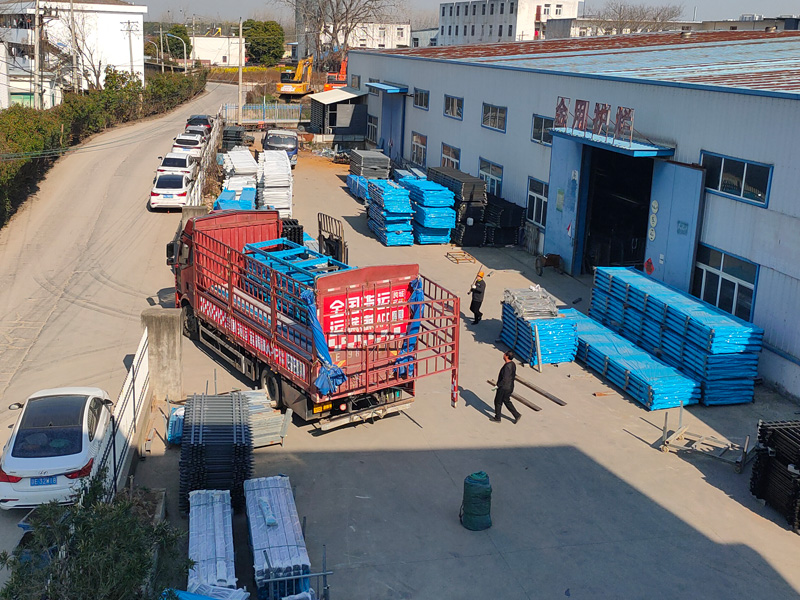 2025年3月20日鋅鋼玻璃護欄裝車發(fā)貨！