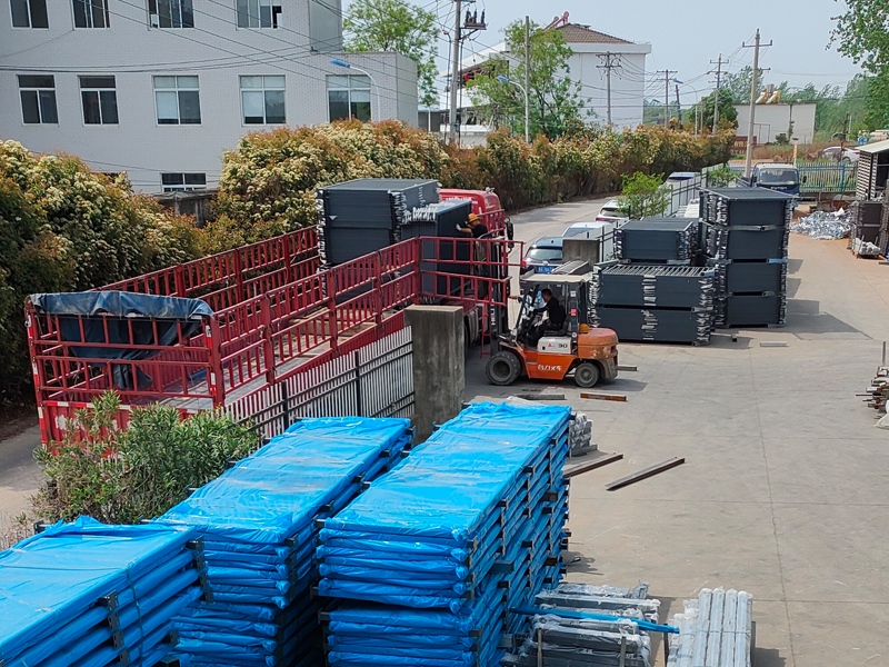 2025年4月19日鋅鋼圍墻護(hù)欄裝車發(fā)貨！