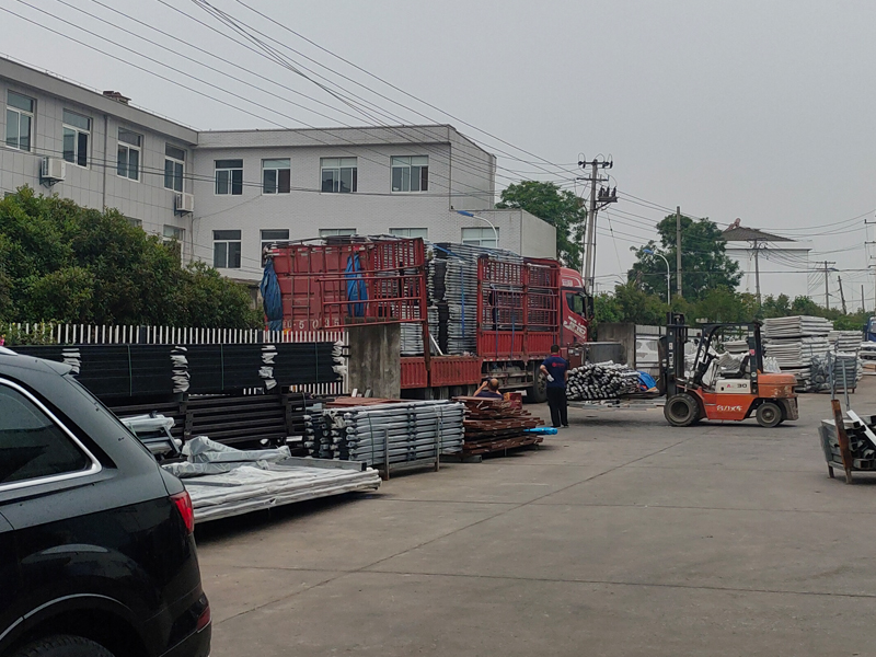 2025年5月22日鋅鋼連廊欄桿裝車發(fā)貨！