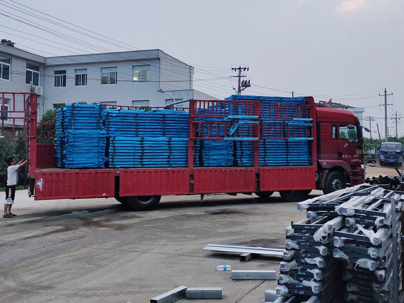 2025年6月12日鋅鋼連廊欄桿裝車發(fā)貨！