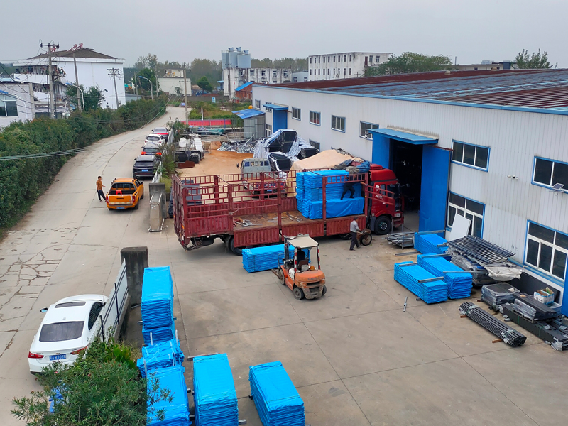 2025年10月13日鋅鋼陽(yáng)臺(tái)護(hù)欄裝車發(fā)貨！