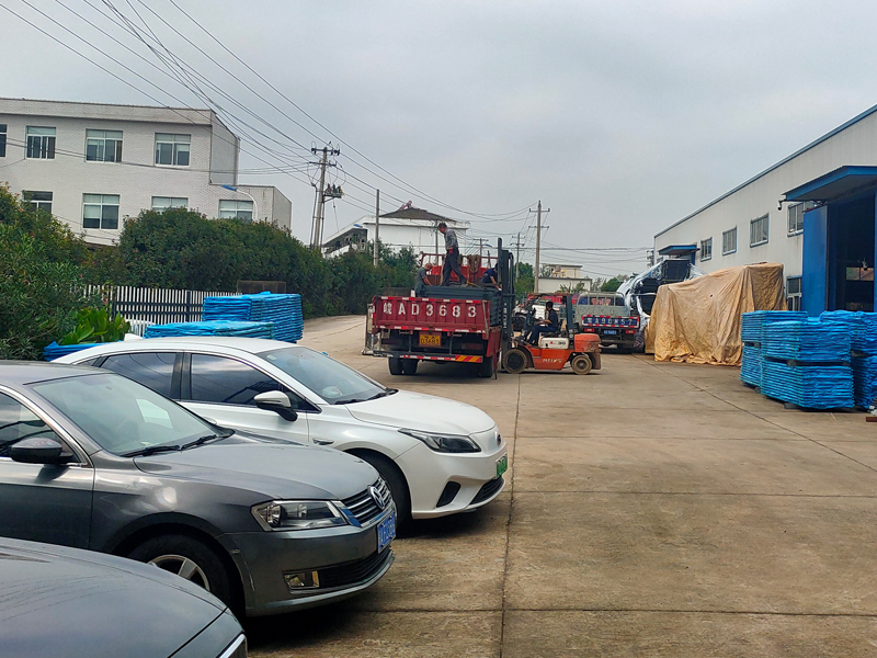 2025年10月19日鋅鋼圍墻護(hù)欄裝車發(fā)貨！